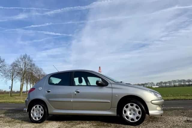 Peugeot 206 (2006) thumbnail 5