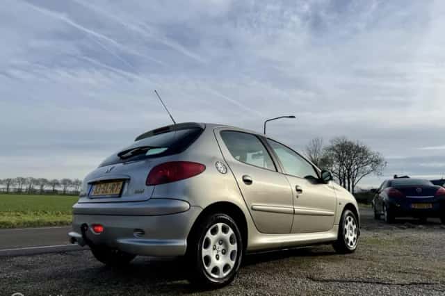 Peugeot 206 (2006) thumbnail 6