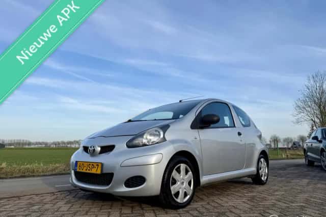 Toyota Aygo (2009) thumbnail 1