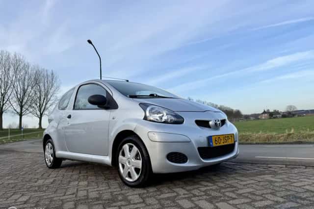 Toyota Aygo (2009) thumbnail 4