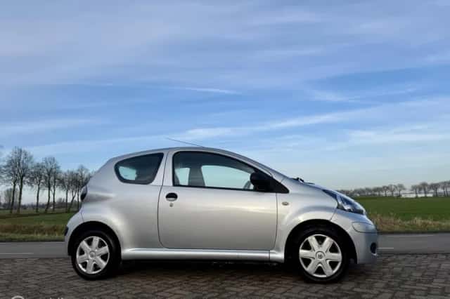 Toyota Aygo (2009) thumbnail 5