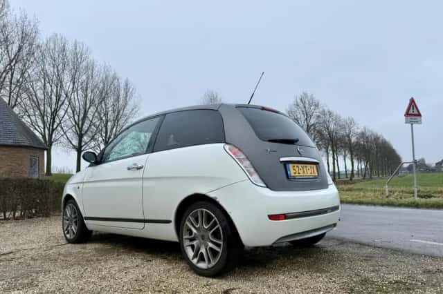 Lancia Ypsilon (2007) thumbnail 3