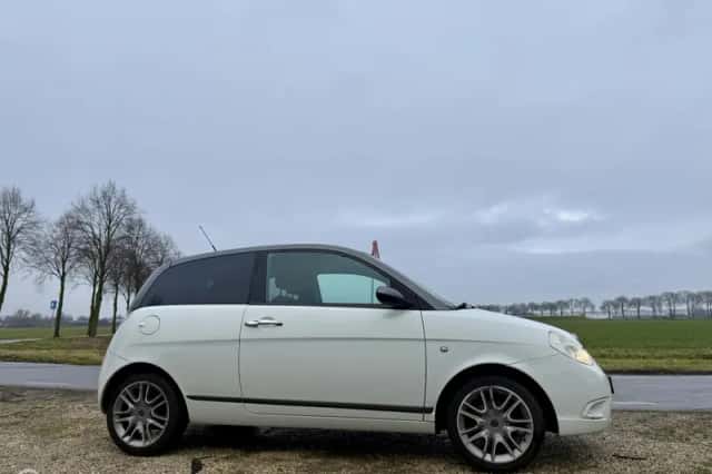 Lancia Ypsilon (2007) thumbnail 5