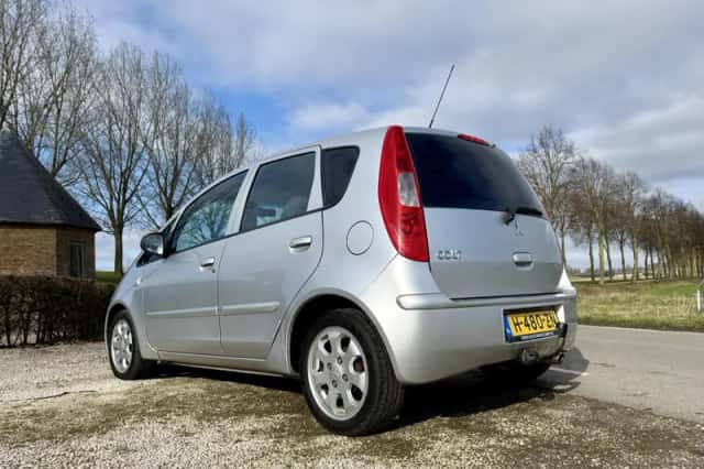 Mitsubishi Colt (2007) thumbnail 3