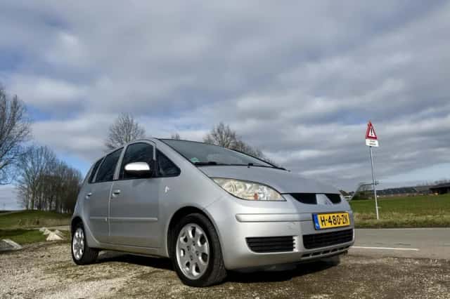 Mitsubishi Colt (2007) thumbnail 4