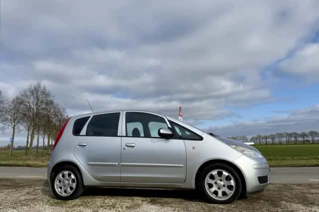 Mitsubishi Colt (2007) thumbnail 5