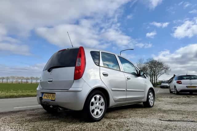 Mitsubishi Colt (2007) thumbnail 6