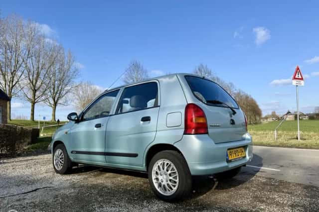 Suzuki Alto (2005) thumbnail 3