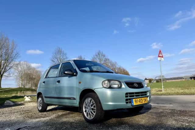 Suzuki Alto (2005) thumbnail 4