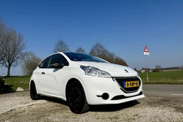 Peugeot 208 (2014) thumbnail 4
