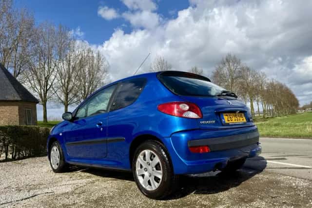 Peugeot 206 (2009) thumbnail 3