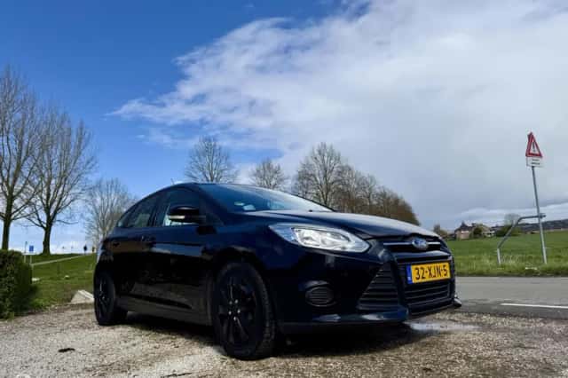 Ford Focus (2012) thumbnail 4
