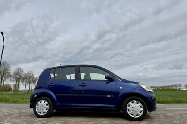 Daihatsu Sirion (2006) thumbnail 5