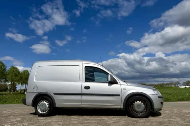 Opel Combo (2010) thumbnail 5