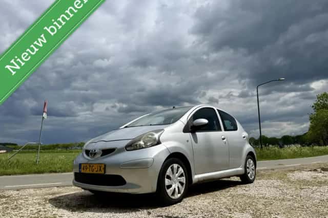 Toyota Aygo (2006) thumbnail 1