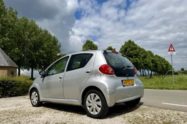Toyota Aygo (2006) thumbnail 3