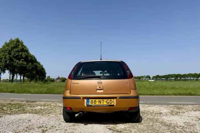 Opel Corsa (2004) thumbnail 6