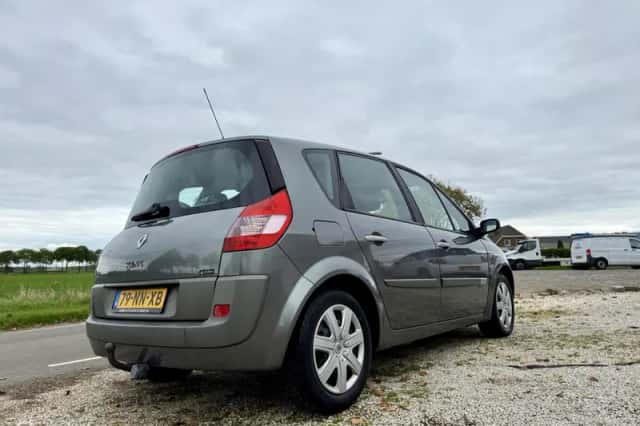 Renault Scénic (2004) thumbnail 6