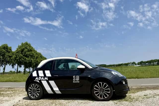 Opel Adam (2013) thumbnail 5