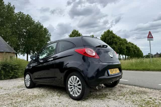 Ford Ka (2011) thumbnail 3