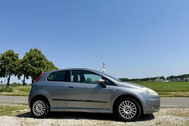 Fiat Grande Punto (2006) thumbnail 5