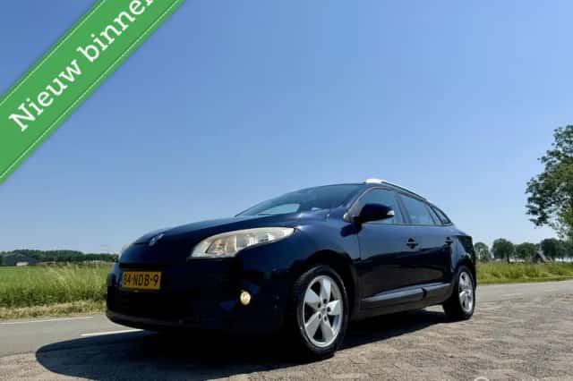 Renault Mégane (2010) thumbnail 1