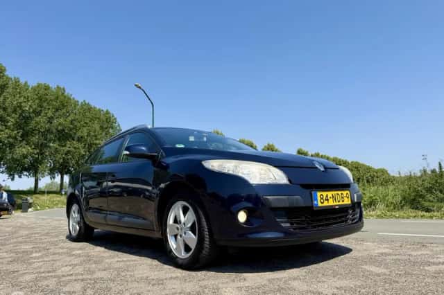 Renault Mégane (2010) thumbnail 4