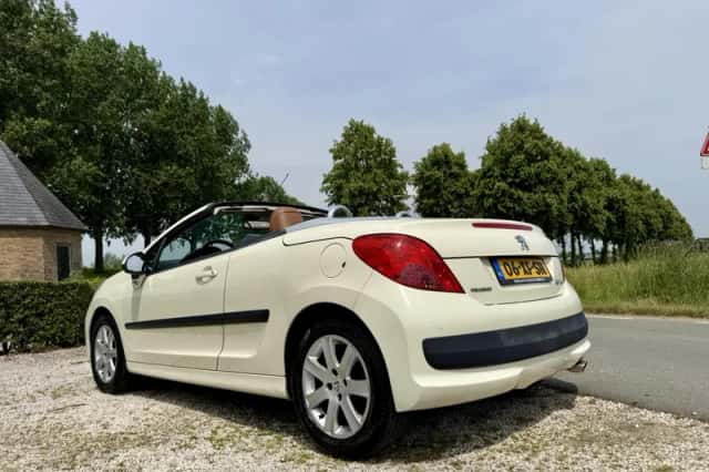 Peugeot 207 (2007) thumbnail 3
