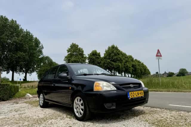 Kia Rio (2003) thumbnail 4