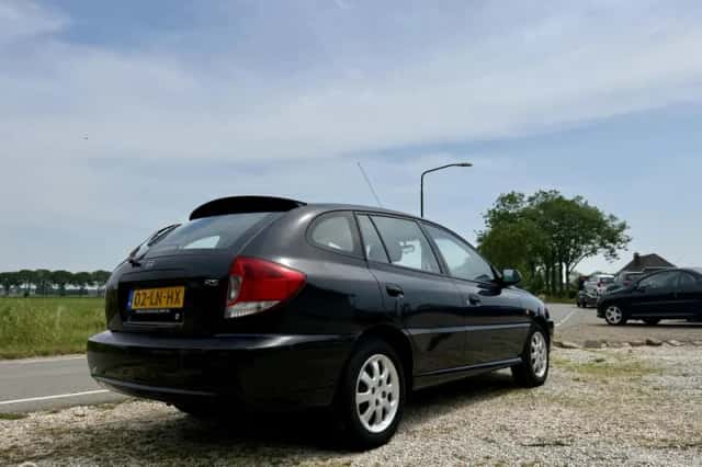 Kia Rio (2003) thumbnail 6