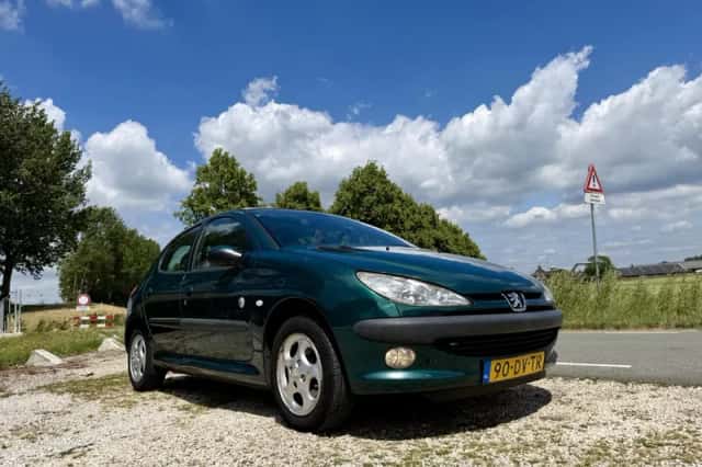 Peugeot 206 (2000) thumbnail 4