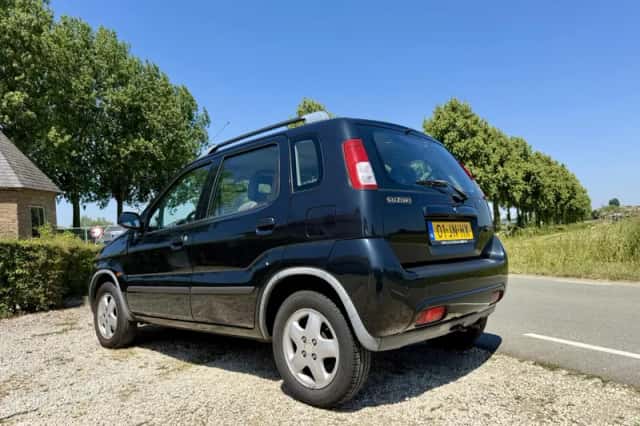 Suzuki Ignis (2002) thumbnail 3