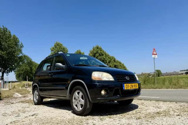 Suzuki Ignis (2002) thumbnail 4