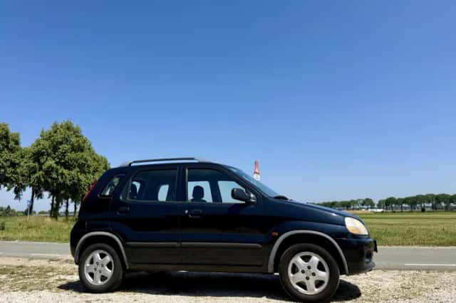Suzuki Ignis (2002) thumbnail 5