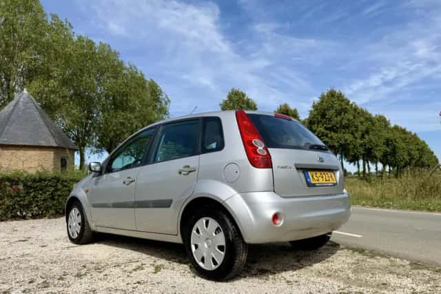 Ford Fiesta (2007) thumbnail 3