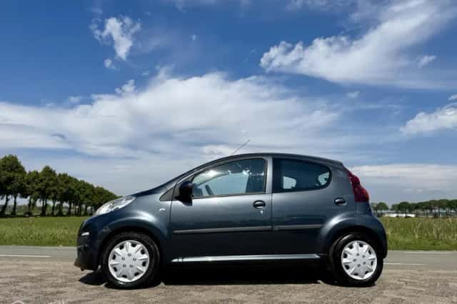 Peugeot 107 (2012) thumbnail 2