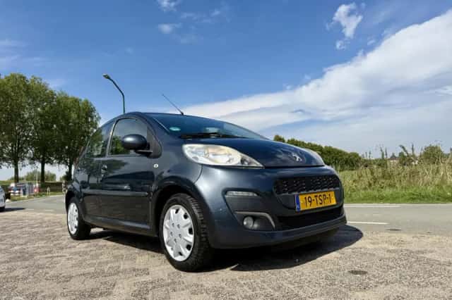 Peugeot 107 (2012) thumbnail 4