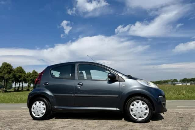 Peugeot 107 (2012) thumbnail 5