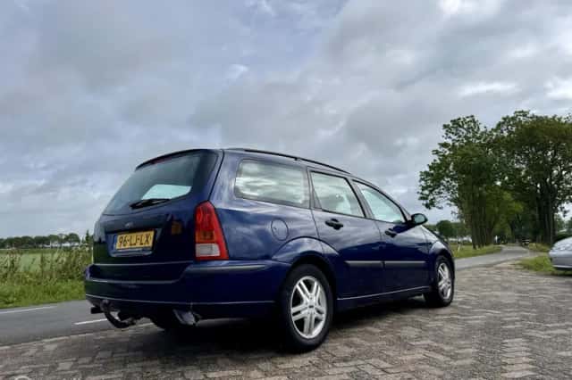 Ford Focus (2003) thumbnail 6