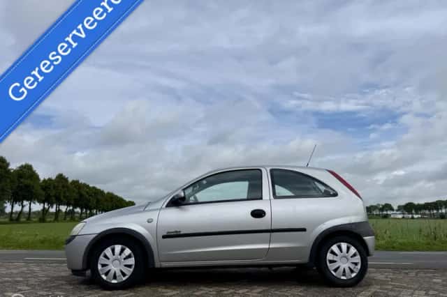 Opel Corsa (2001) thumbnail 2