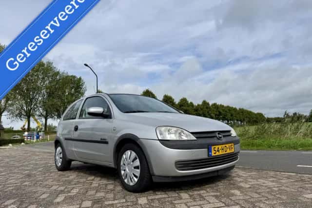 Opel Corsa (2001) thumbnail 4