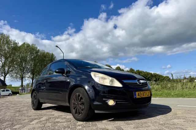 Opel Corsa (2007) thumbnail 4