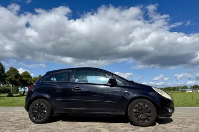 Opel Corsa (2007) thumbnail 5