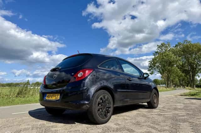 Opel Corsa (2007) thumbnail 6