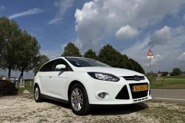 Ford Focus (2012) thumbnail 4