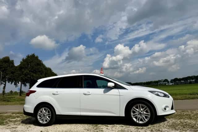 Ford Focus (2012) thumbnail 5