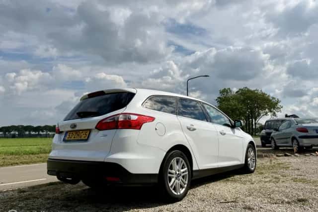 Ford Focus (2012) thumbnail 6
