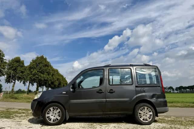 Fiat Doblò (2008) thumbnail 2