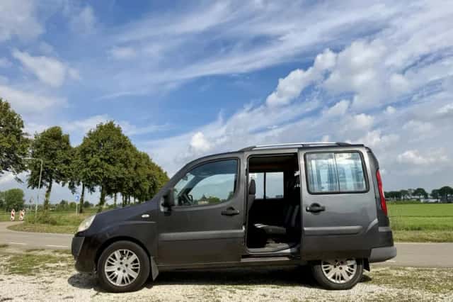 Fiat Doblò (2008) thumbnail 3