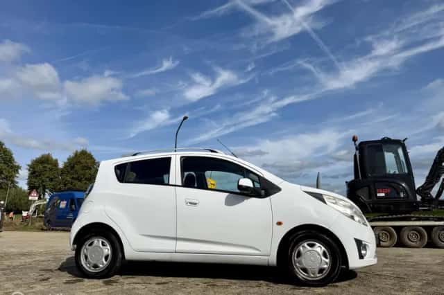 Chevrolet Spark (2010) thumbnail 5